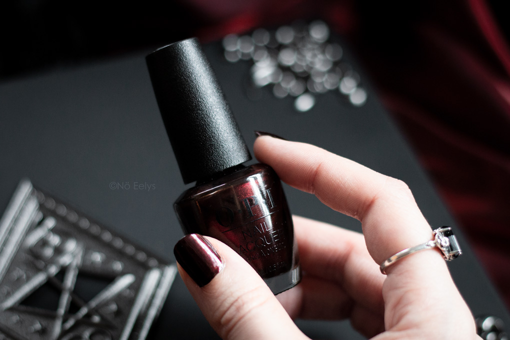 OPI Midnight in Moscow vernis rouge nacré pour Noël et Automne