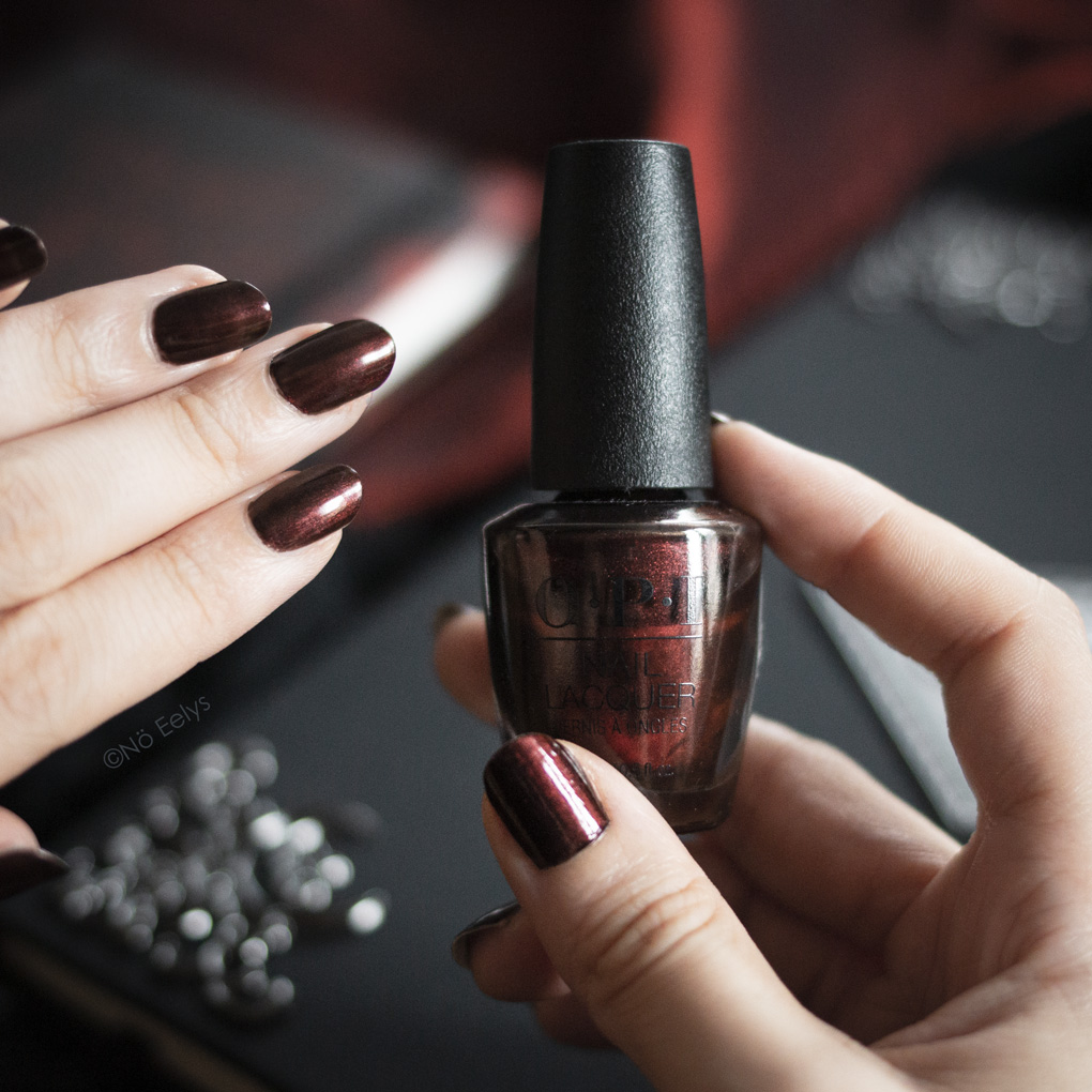 OPI Midnight in Moscow vernis rouge nacré pour Noël et Automne, avis